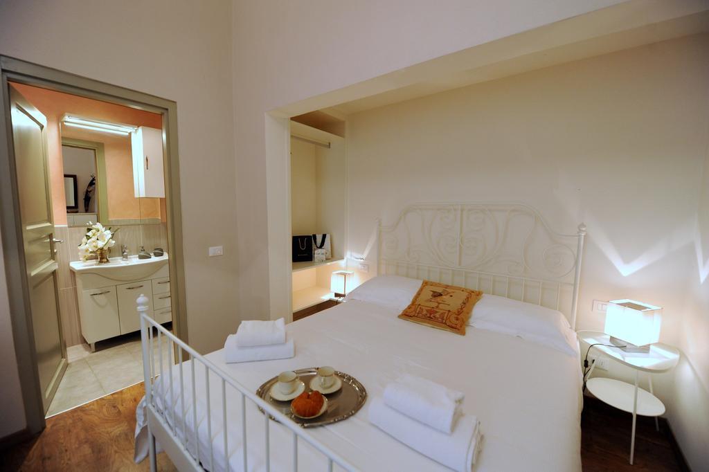 Acacia Firenze Apartments Artemisia-Angelica Екстер'єр фото
