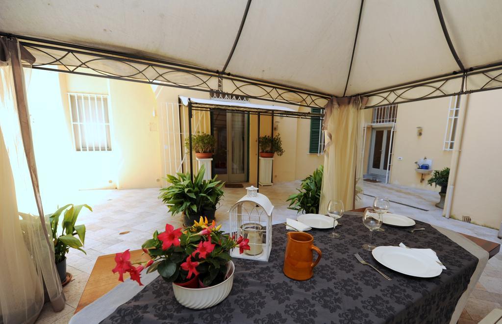 Acacia Firenze Apartments Artemisia-Angelica Екстер'єр фото