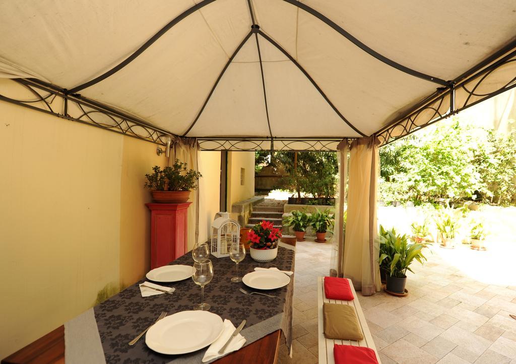 Acacia Firenze Apartments Artemisia-Angelica Екстер'єр фото