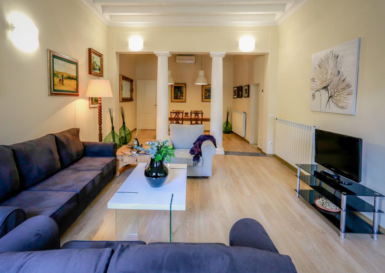 Acacia Firenze Apartments Artemisia-Angelica Екстер'єр фото